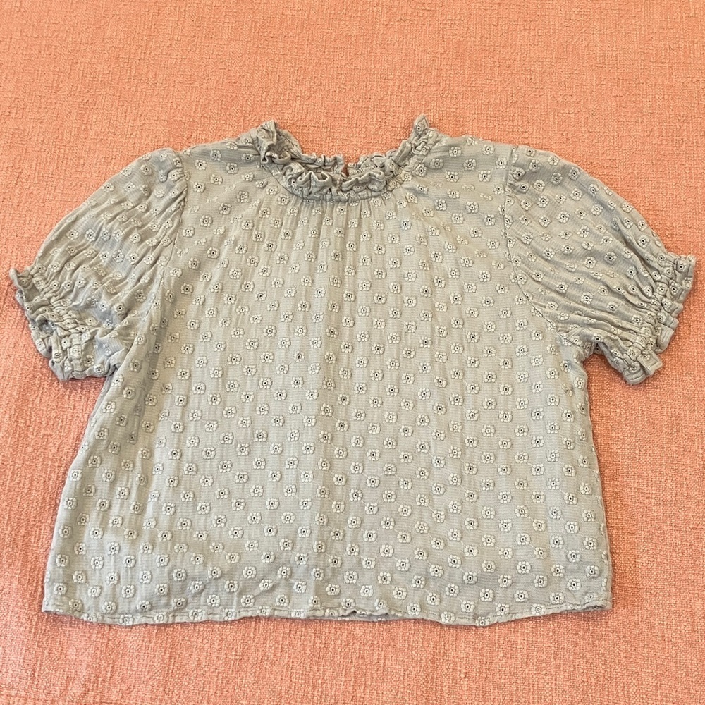 Rylee + Cru small eyelet Gray lined Ruffled sleeve Top